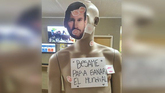 Un beso para Messi