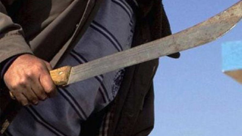 Un hombre fue sorprendido con más de medio kilo de marihuana en El Bolsón y atacó a la policía con un machete.&nbsp;