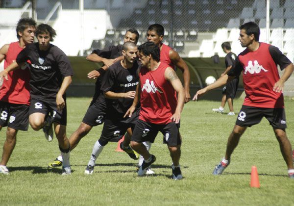 Semana atípica para Cipo que jugará el lunes