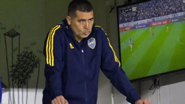 Apareció el nombre en el que está pensando Riquelme para ser el DT de Boca