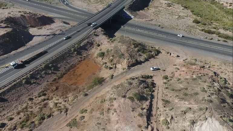 Rulo improvisado: la peligrosa forma de cortar camino
