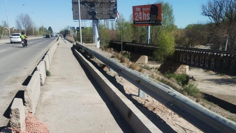 Los trabajos incluyeron la reparación y colocación de nuevos guardrails.