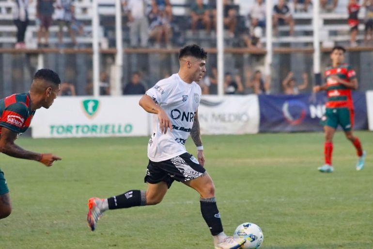 Doello cumplió la suspensión y es una de las posibles variantes.