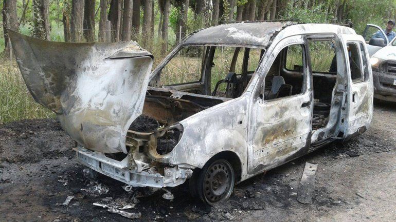 Desalmados robaron y quemaron la camioneta de una organización solidaria