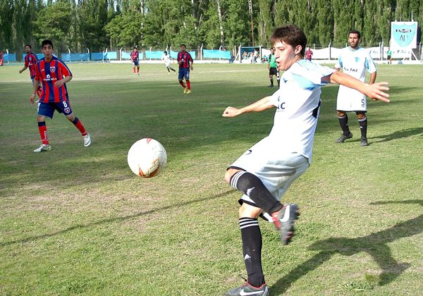 Pillmatun perdió en casa por la Liga