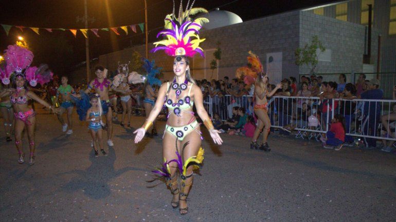 El Carnaval de los Peques fue un éxito de murgas y de espectadores.
