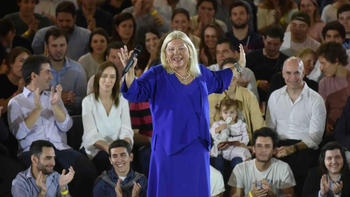 En plena pelea por las elecciones, reapareció Carrió: ¿Será candidata?