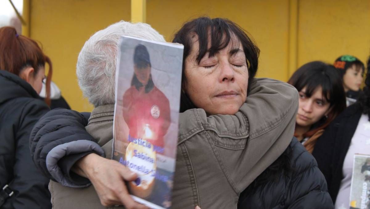 En Mainque volverán a marchar en reclamo de justicia tras el femicidio de la joven bombera.