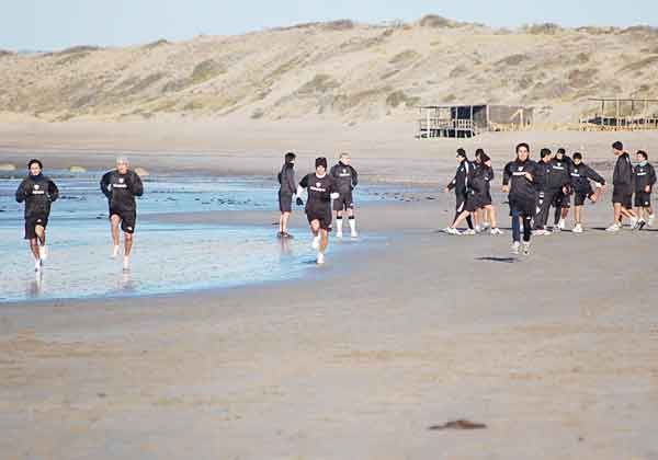 Cipolletti sigue en la playa y de búsqueda
