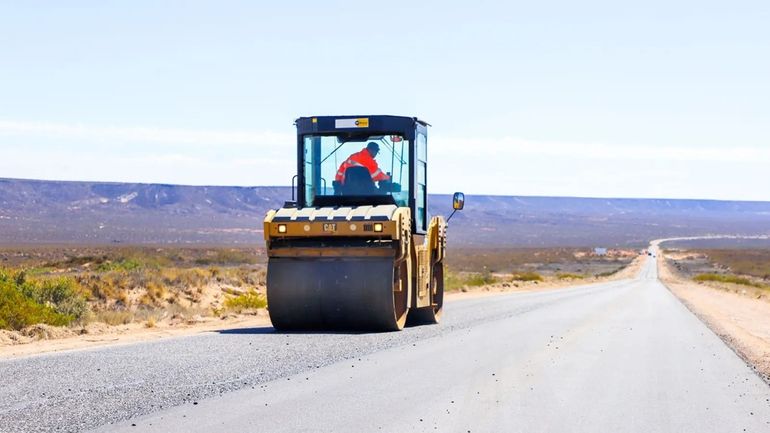 Alberto Weretilneck mostró cómo avanzan las rutas 6 y 8: cuándo estarán listas y qué falta para terminarlas.