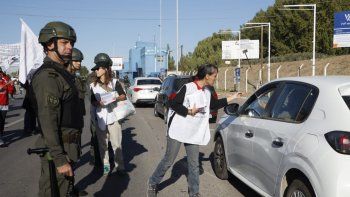 Demoras en los puentes carreteros. Foto Anahí Cardena. Demoras en los puentes carreteros. Foto Anahí Cardena.