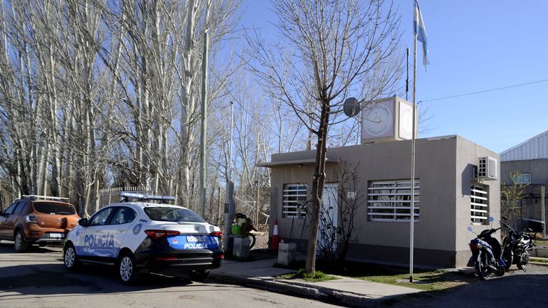 La policía logró recuperar dos vehículos en Cipolletti que tenían pedidos judiciales en Neuquén y Santa Fe.