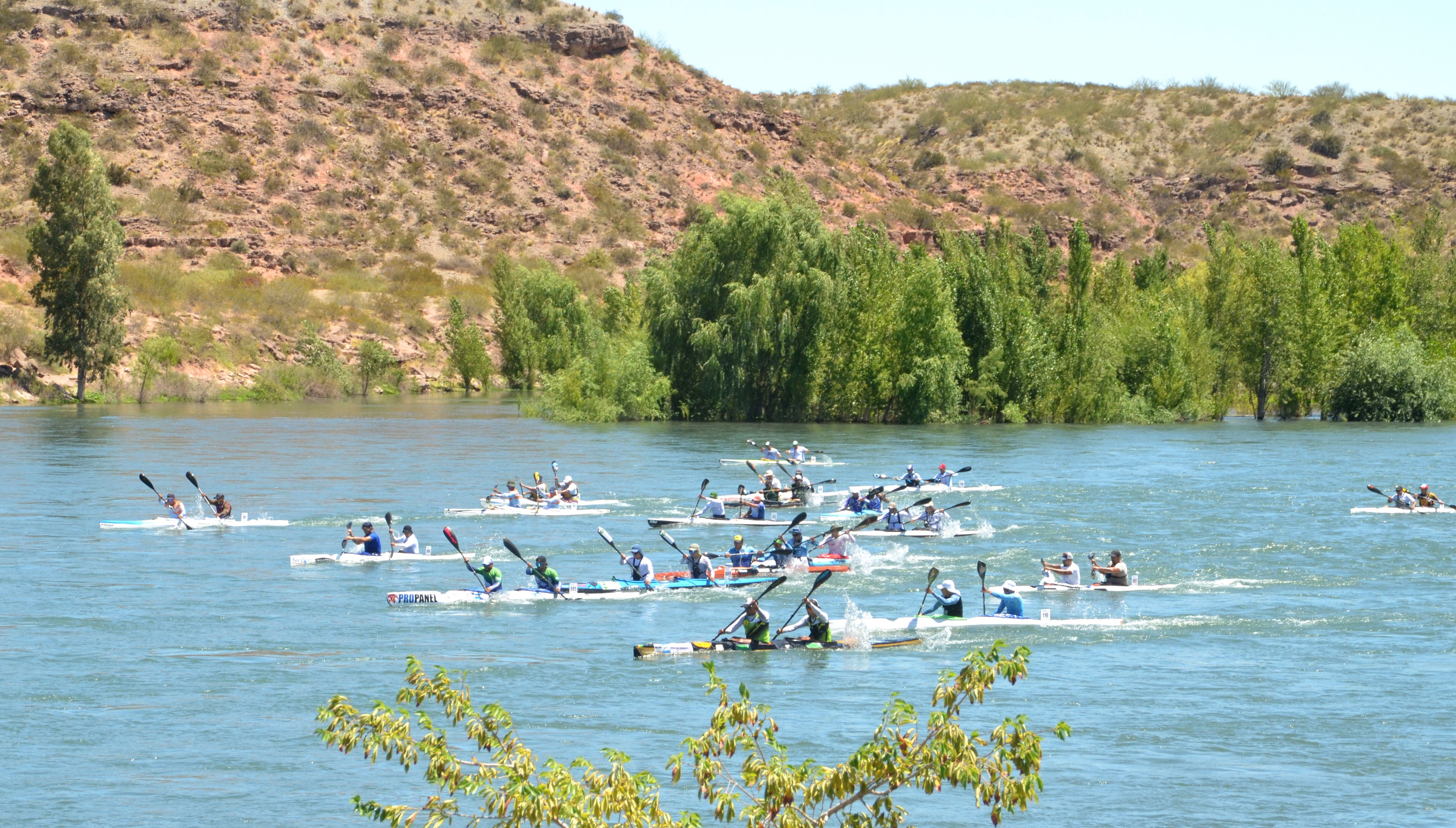 La regata comenzó nuevamente en Cipolletti.&nbsp; Fotografía: Antonio Spagnuolo.&nbsp;