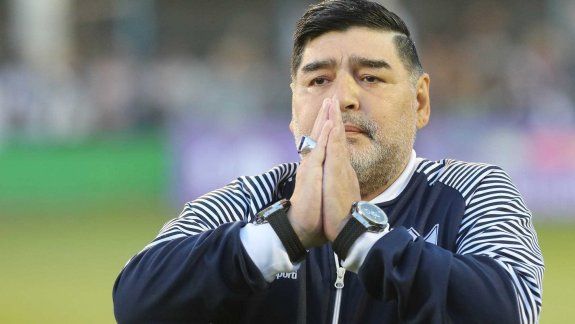 El juez autorizó peritar los celulares de Diego Maradona