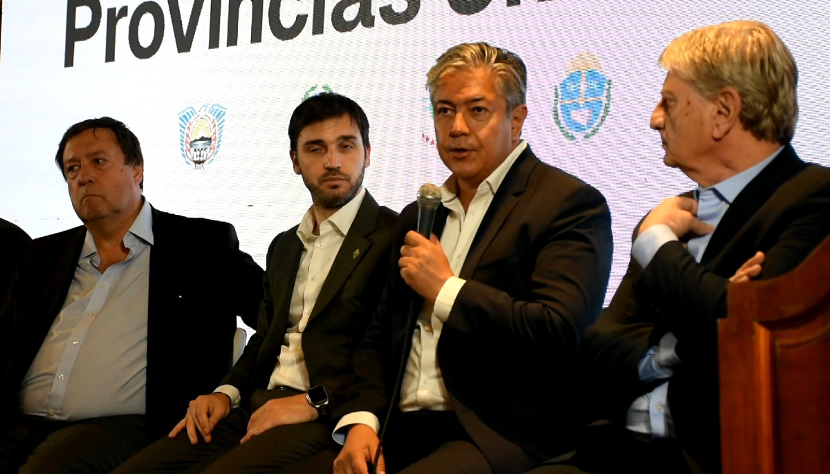El gobernador de Neuquén, Rolando Figueroa junto a sus pares patagónicos.