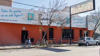 festejaba su cumple en un tenedor libre, se resbalo y se quebro