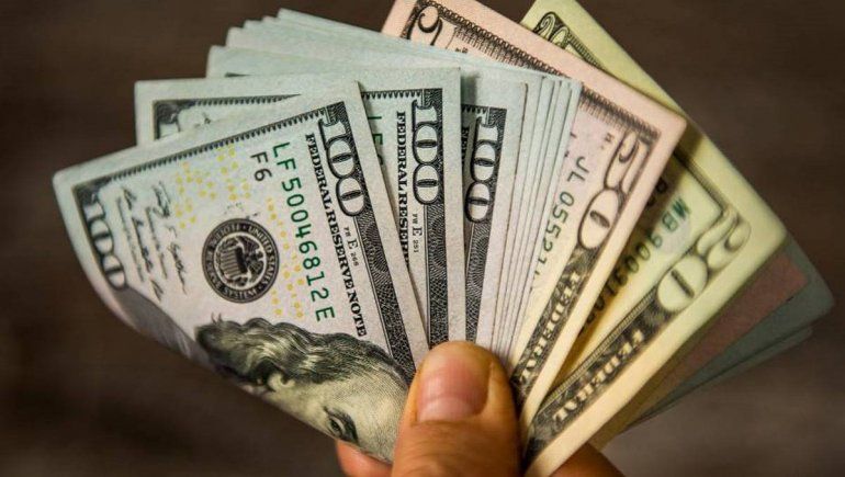 El dólar blue volvió a dispararse: llegó a los $223