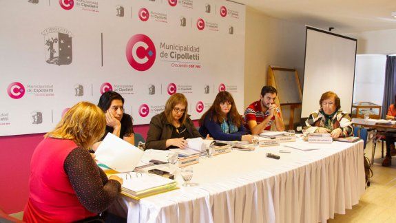 La ordenanza contra la contratación de familiares viene lenta