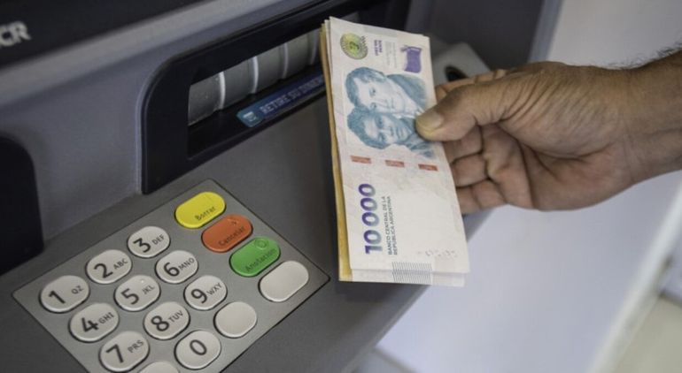 Ya no es necesario la tarjeta en los cajeros automáticos: cómo retirar efectivo sin el plástico