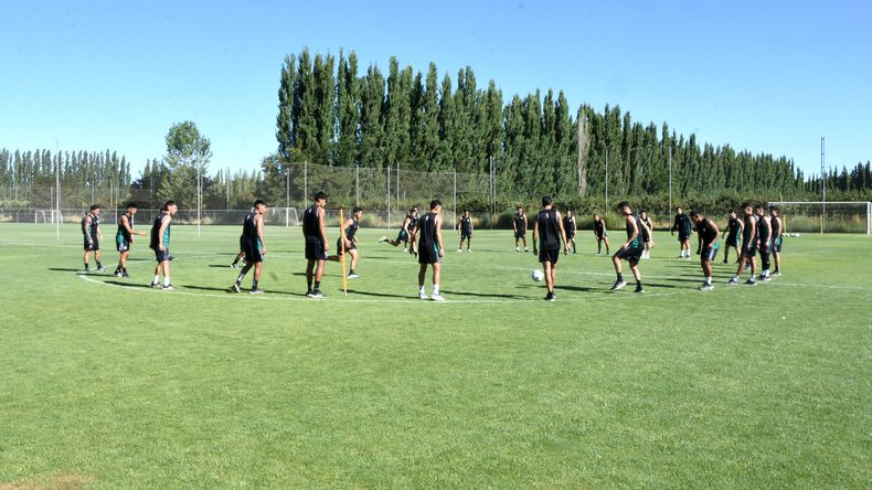 Cipolletti tiene otra cara nueva y está cerca de completar el plantel