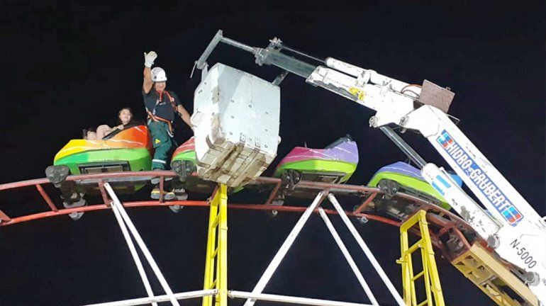 Villa Regina: descarriló un vagón de una montaña rusa