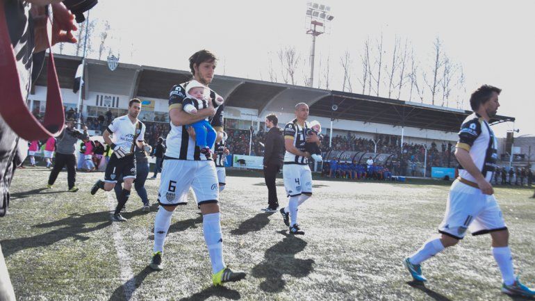 Lamolla no viaja a Madryn por expulsión. Se espera por su sanción definitiva.