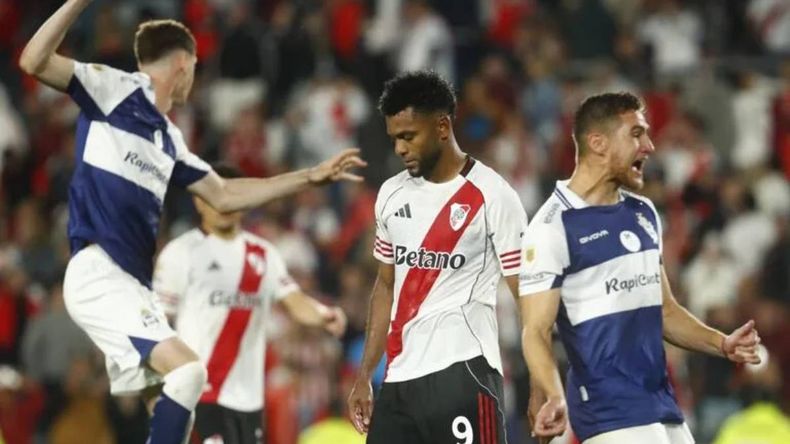 Los mejores memes de la derrota de River ante Gimnasia de La Plata con Gallardo y Borja como protagonistas