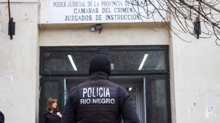 Decía que le iba a enseñar a manejar y la abusaba