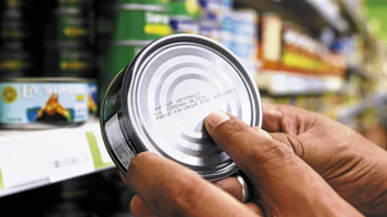 Un supermercado de Neuquén fue multado por exhibir productos vencidos. Un supermercado de Neuquén fue multado por exhibir productos vencidos.