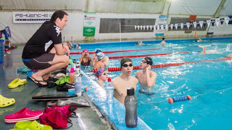 La pileta del Club Cipolletti no tendrá descanso el año que viene.