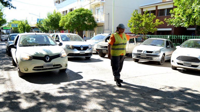 Cada vez son más los controles de tránsito en los barrios de la ciudad.