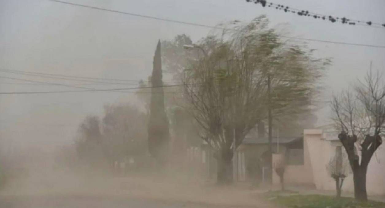El SMN emitió un alerta amarilla que abarca 14 provincias.