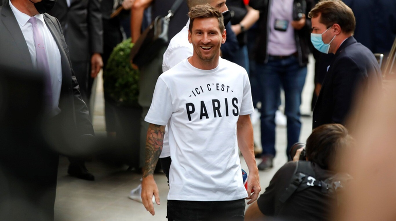 Messi llegó a París y expresó su felicidad: Es la frutilla del postre