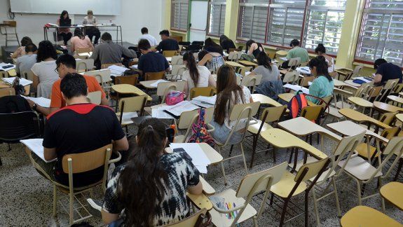 El 60% de los estudiantes de la UNCo aprueba una materia al año