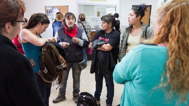 La víctima fue acompañada por allegados y organizaciones sociales.