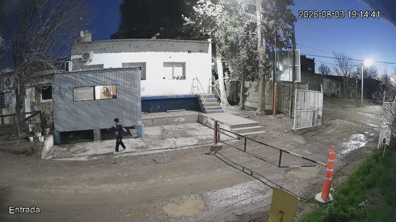 Video exclusivo: así ingresaron el niño y su madre al predio del EPAS antes de la tragedia.