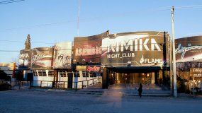 Flame, el boliche del complejo ubicado frente al puesto de la Policía Caminera, donde el condenado conoció a la víctima. El local ya no está en funcionamiento.&nbsp;