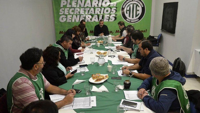 ATE repudió el decreto de Macri para mantener a sus funcionarios