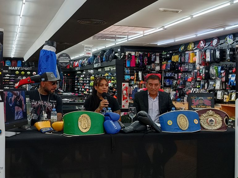 La Tina Vidal brindó una conferencia al regresar al país y se quejó de lo sucedido.