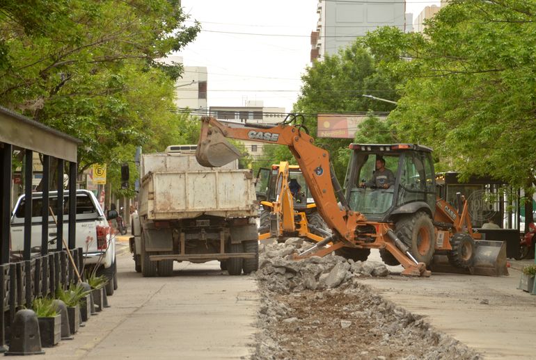 Aguas Rionegrinas inició la obra este domingo y los trabajos se extenderán hasta el miércoles.