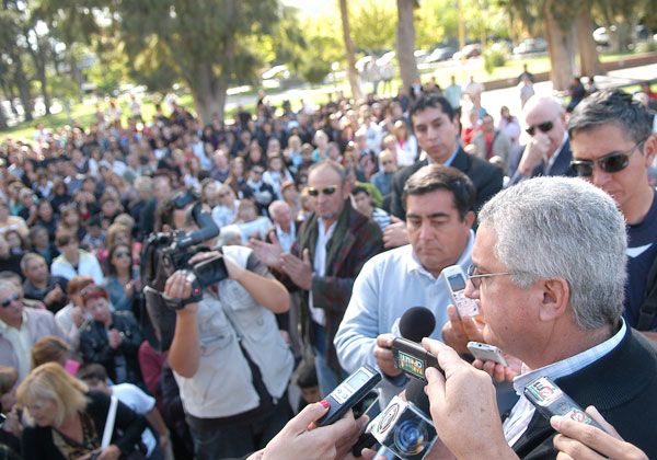 Bronca y dolor en el sepelio de Claudio Araya