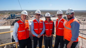 el embajador de canada en argentina visito la planta de produccion de nrg en allen