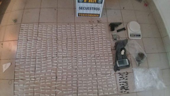 Cayó una banda narco reginense: le secuestran 700 dosis de cocaína