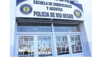 egresan 58 agentes de la escuela de cadetes de cipolletti egresan 58 agentes de la escuela de cadetes de cipolletti