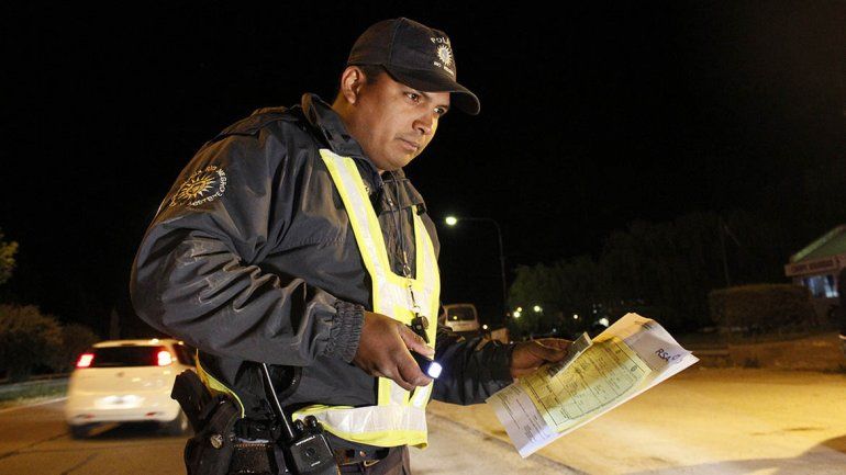 Pagarán 2 mil pesos de adicional a personal policial y de salud que trabaje durante las Fiestas