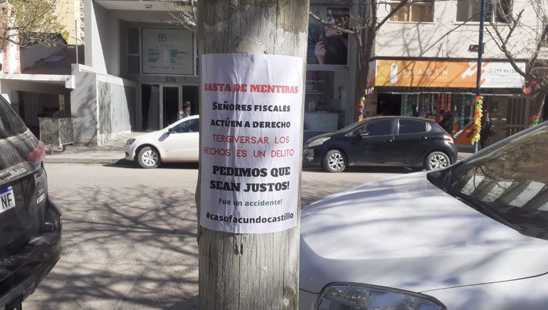Crimen de Facundo: los polémicos afiches que pegaron allegados a Gutiérrez