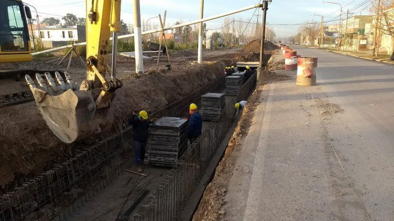 El pluvial de Perón está a punto de cruzar Maestro Espinosa