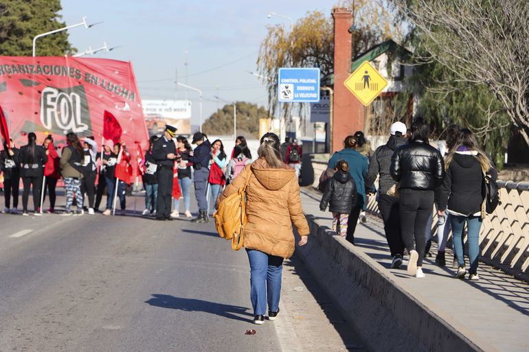 Corte en los puentes durante el martes.