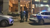 Detuvieron a un joven que se había escondido adentro del edificio tras el robo. Foto: gentileza Guillermo Uribe.