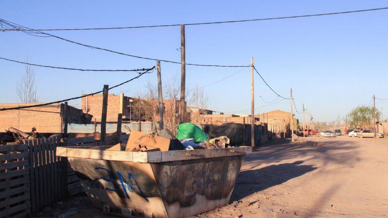 La basura es un problema muy grave en los asentamientos de la ciudad